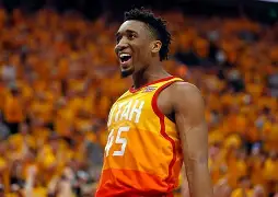 开元棋牌APP-米切尔22分全队半场18记三分 爵士灭魔